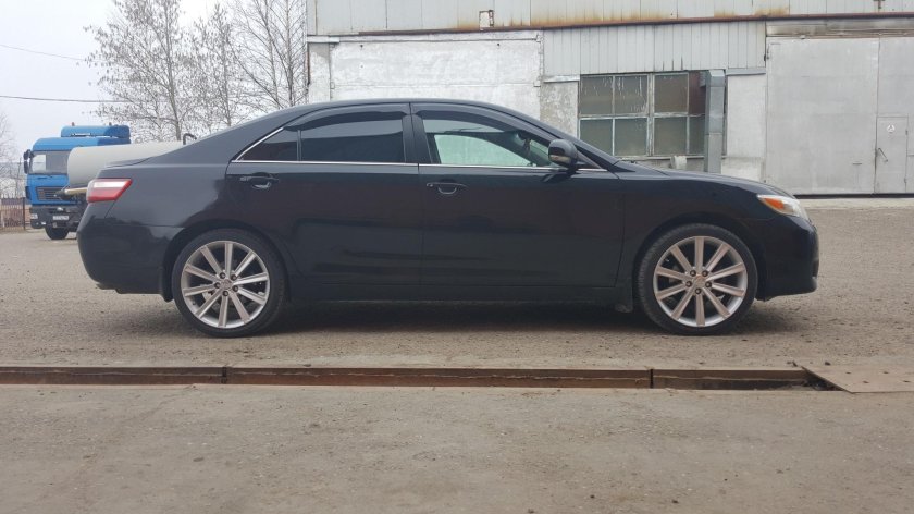 Toyota Camry 40 r19