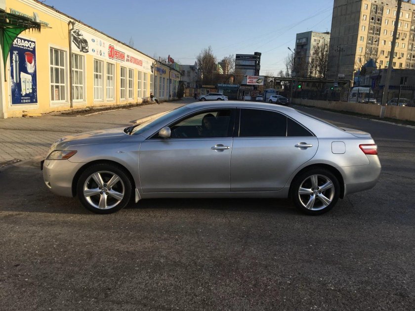Toyota Camry 40 r18