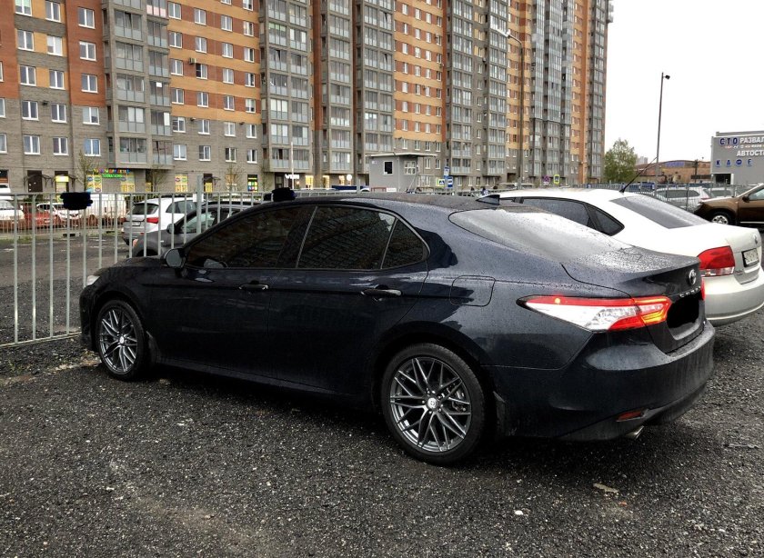 Toyota Camry xv70 r18