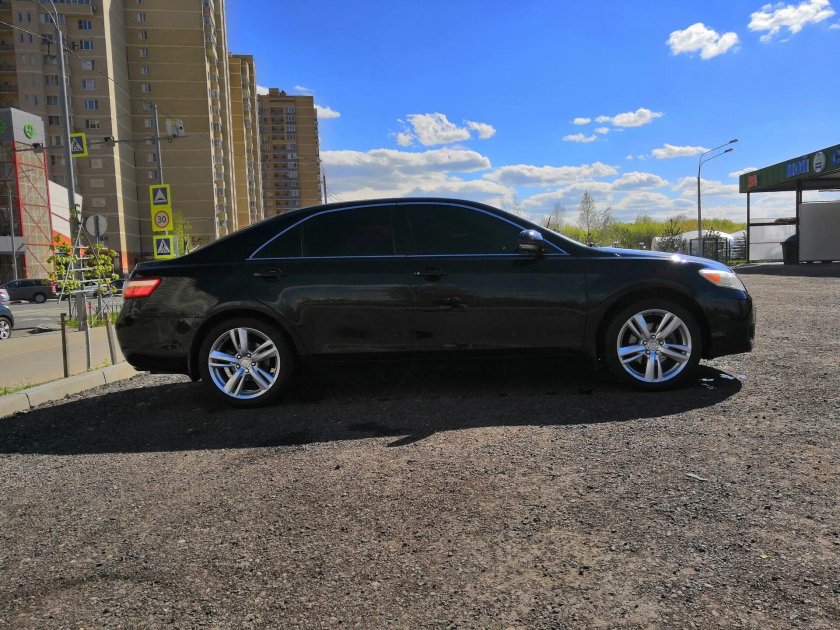 Тойота Камри 40 r18