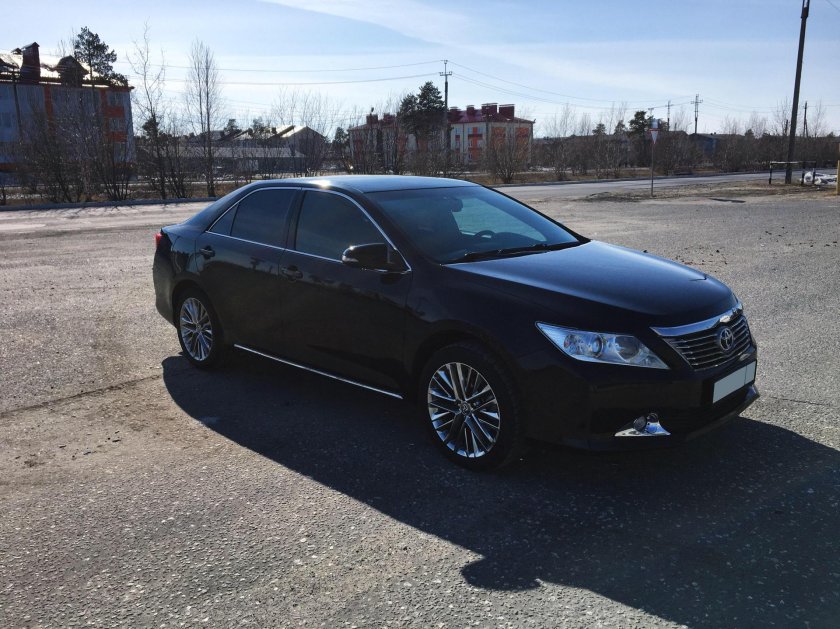Toyota Camry v50 r18
