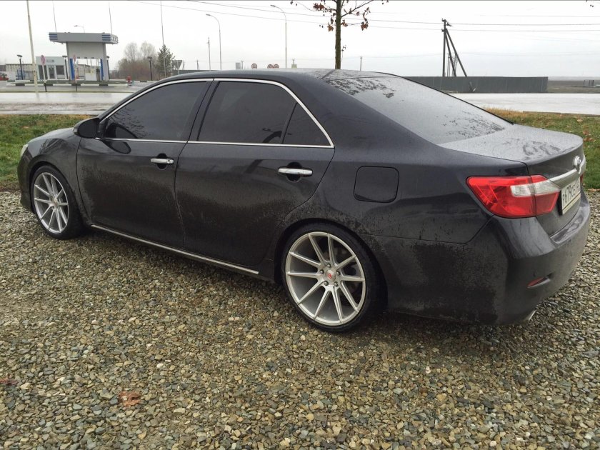 Toyota Camry v50 r19