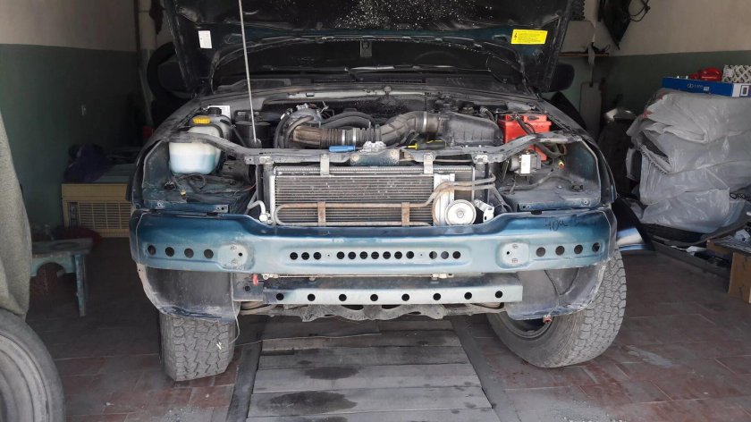 Крепеж радиатора Нива Шевроле