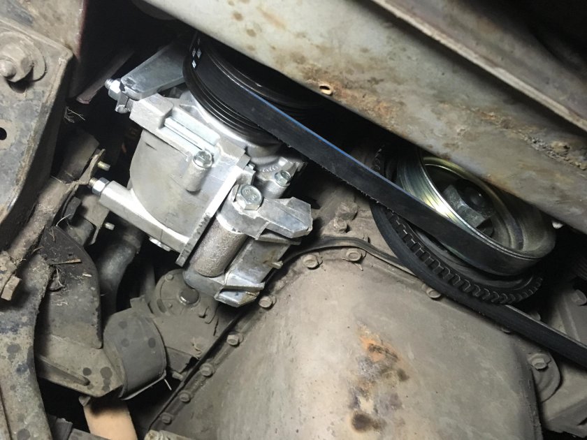 Кронштейн крепления кондиционера Нива Шевроле