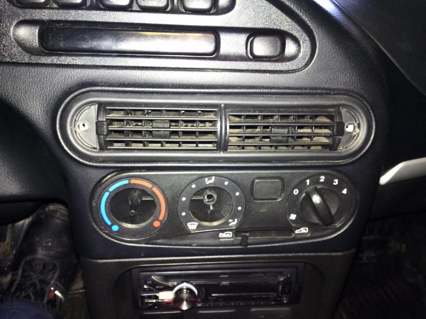 Chevrolet Niva кнопка кондиционера