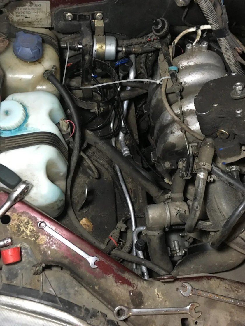 Крепление кондиционера Нива Шевроле