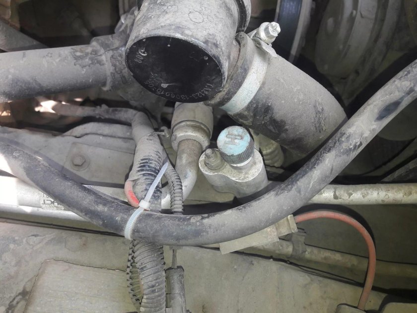 Датчик давления кондиционера Шевроле Нива