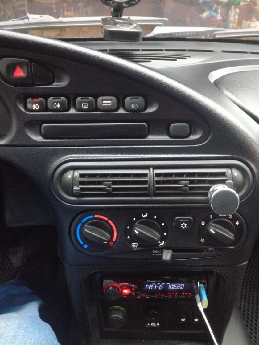 Chevrolet Niva кнопка кондиционера