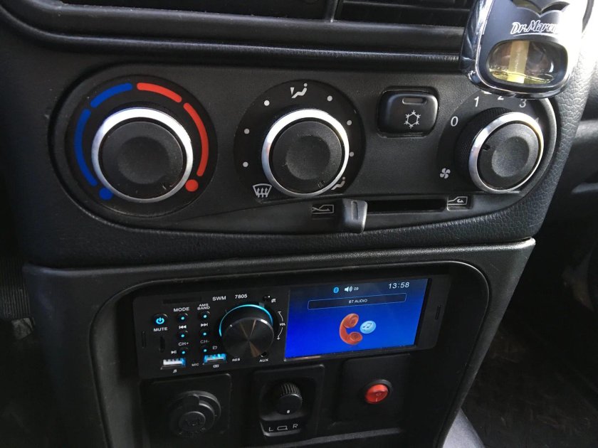Chevrolet Niva кнопка кондиционера