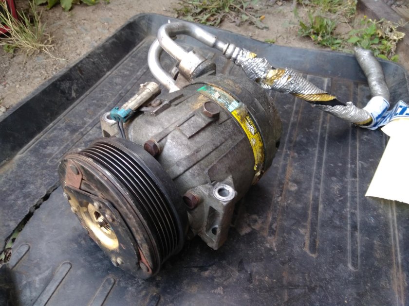 Компрессор кондиционера Chevrolet Niva