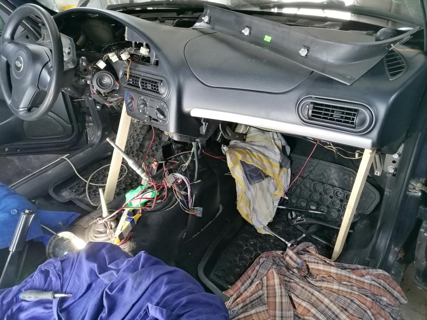 Снятие испарителя кондиционера Нива Шевроле