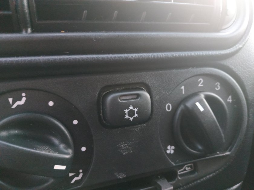 Кнопка кондиционера Нива Шевроле