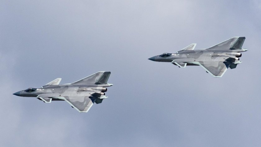 Китайский истребитель пятого поколения j-20
