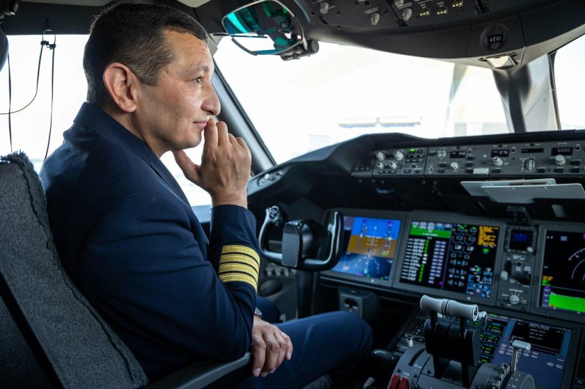 Пилот пассажирского самолета