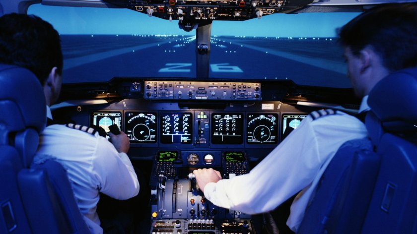 Кабина пилота самолета