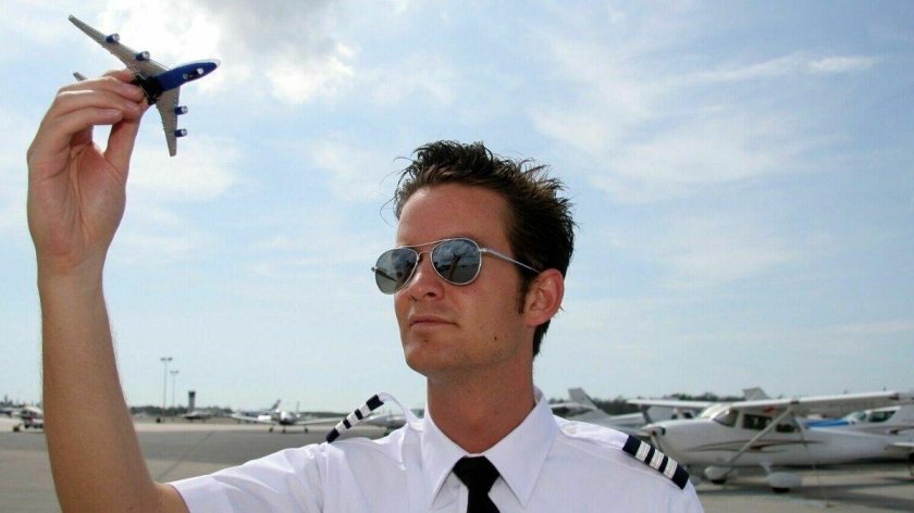 Пилот гражданской авиации