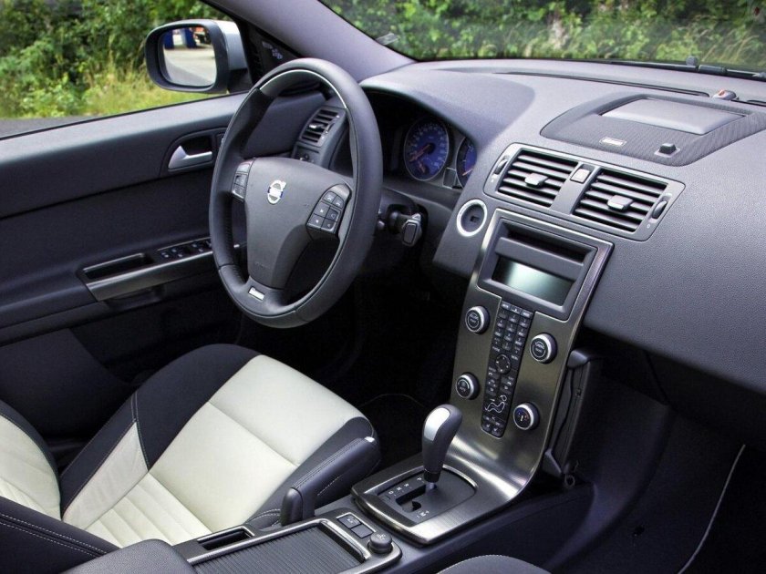 Вольво s40 2008 салон