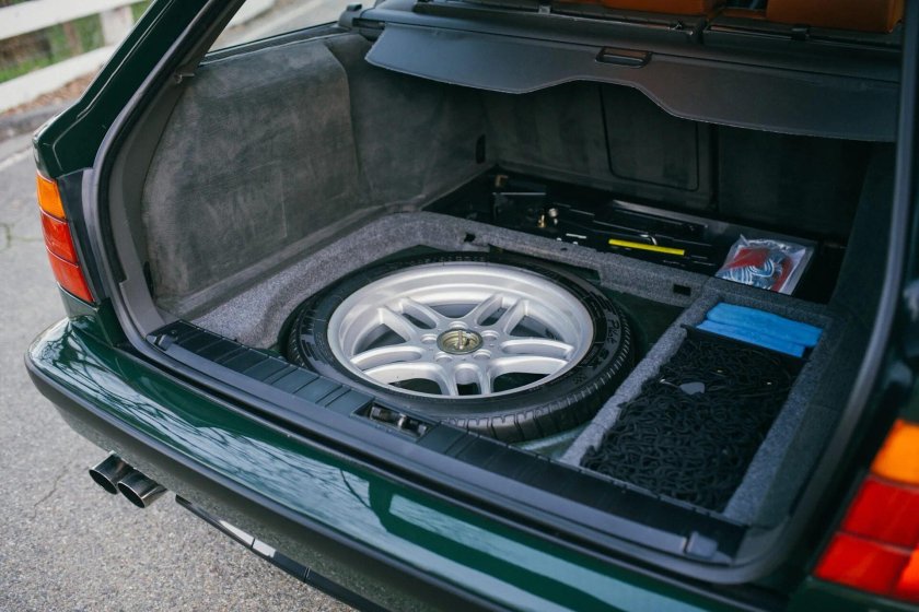 BMW e34 багажник