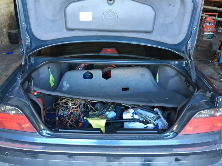 BMW e38 багажник