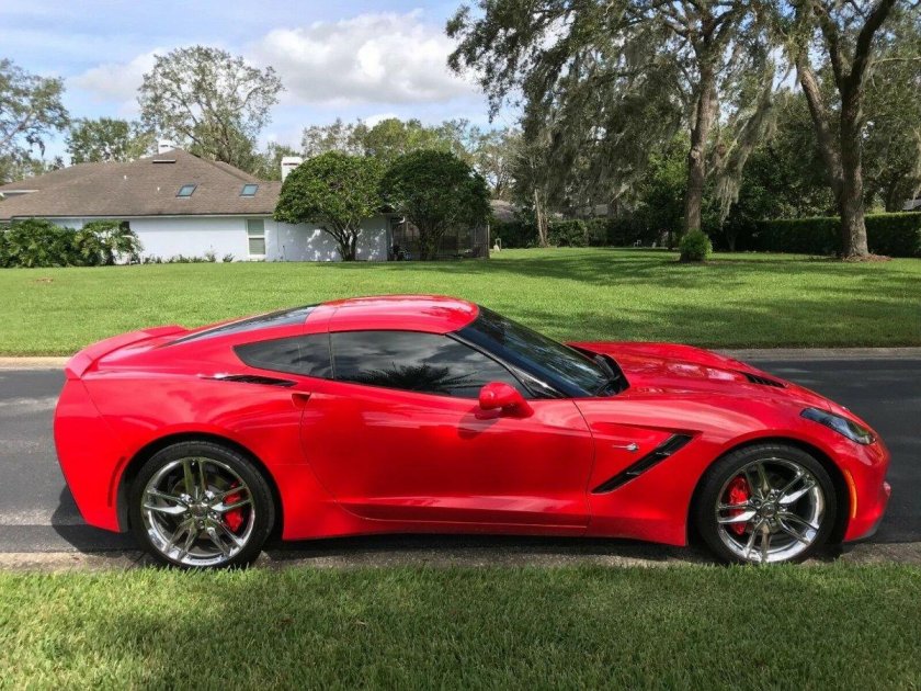 Шевроле Корвет 2037