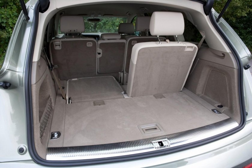 Audi q7 7 местный