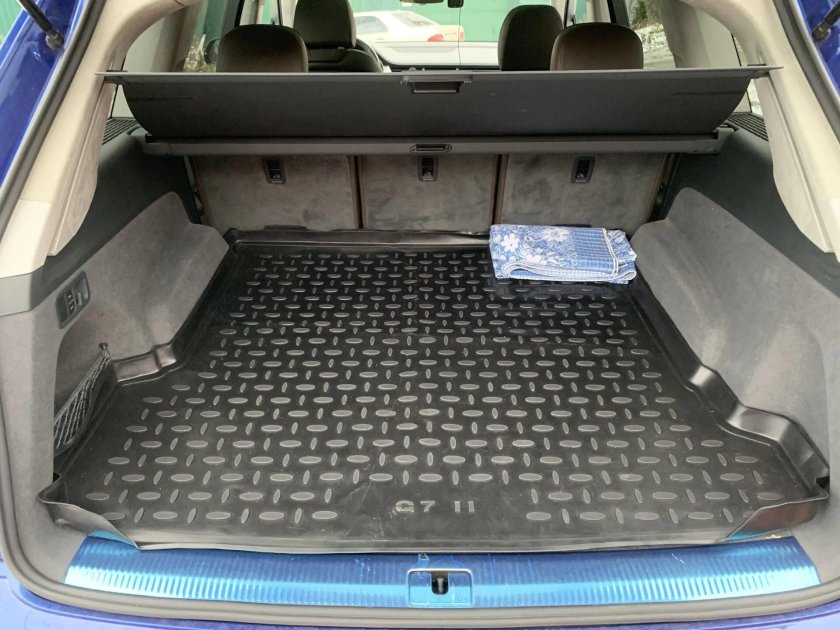 Коврик в багажник Ауди q7