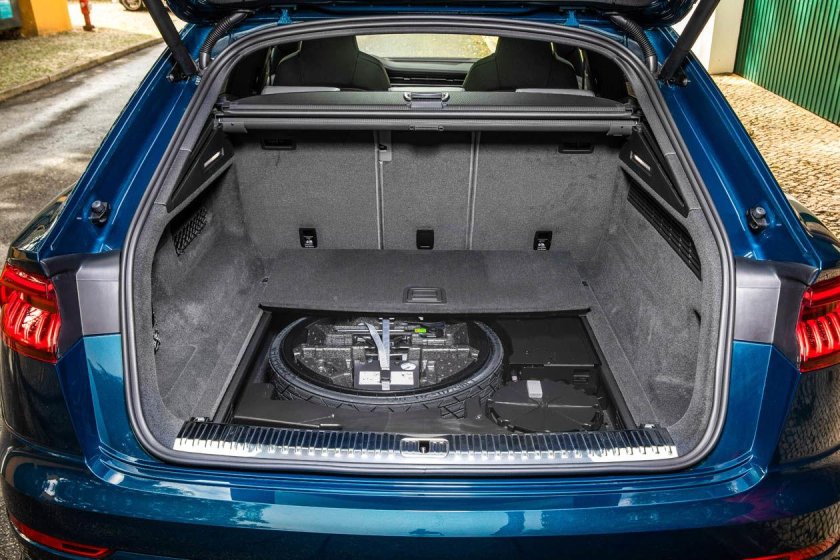 Audi q8 багажник