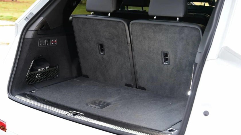 Audi q7 багажник