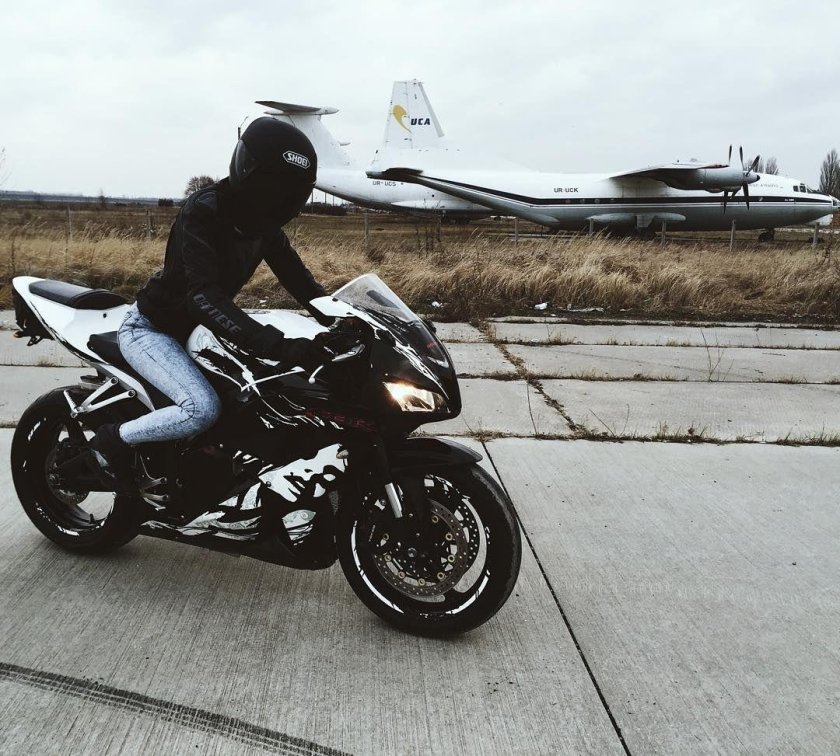 Парень на мотоцикле