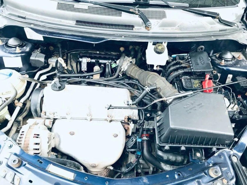 Подкапотное пространство чери амулет