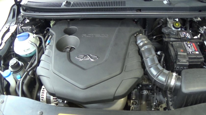 Крышка двигателя чери бонус а13