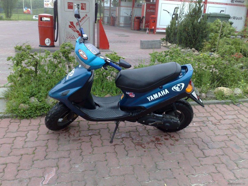 Yamaha Axis 90