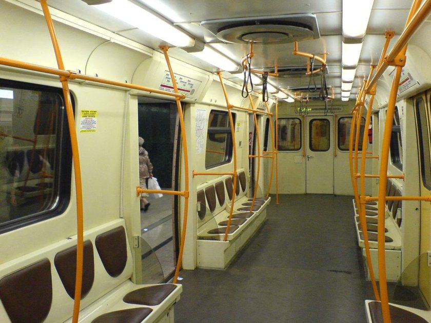 Яуза вагон метро