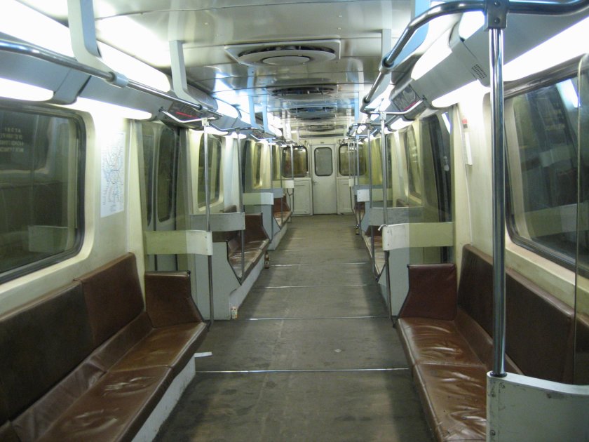 Яуза вагон метро