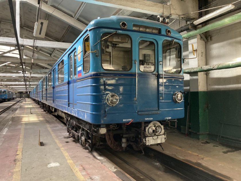 Вагон метро еж 3