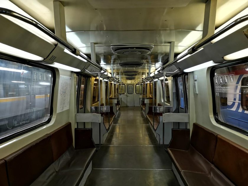 Яуза вагон метро