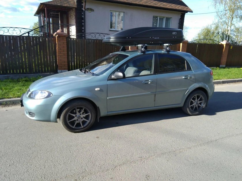 Багажник Thule Chevrolet Lacetti 2010