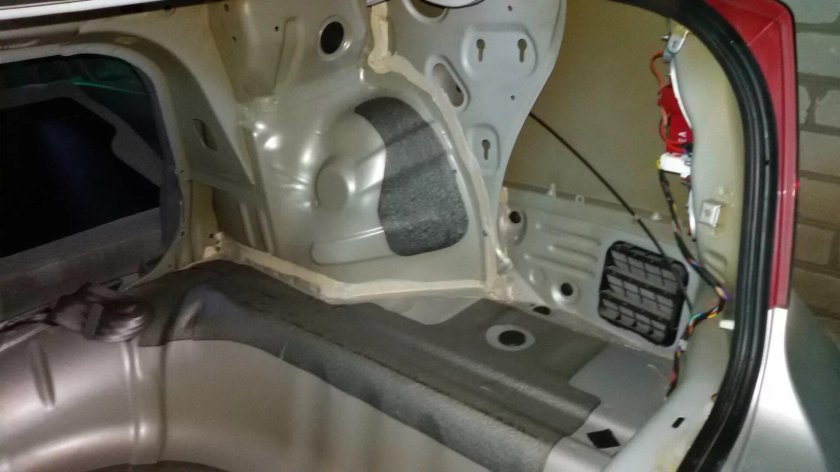 Шумка багажника Шевроле Лачетти