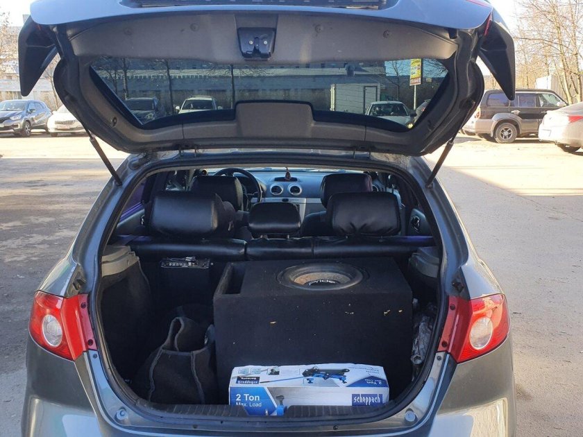 Серый шевроле