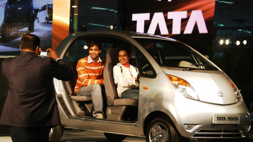 Машина Tata Nano