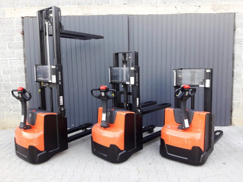 Электроштабелер Toyota swe140