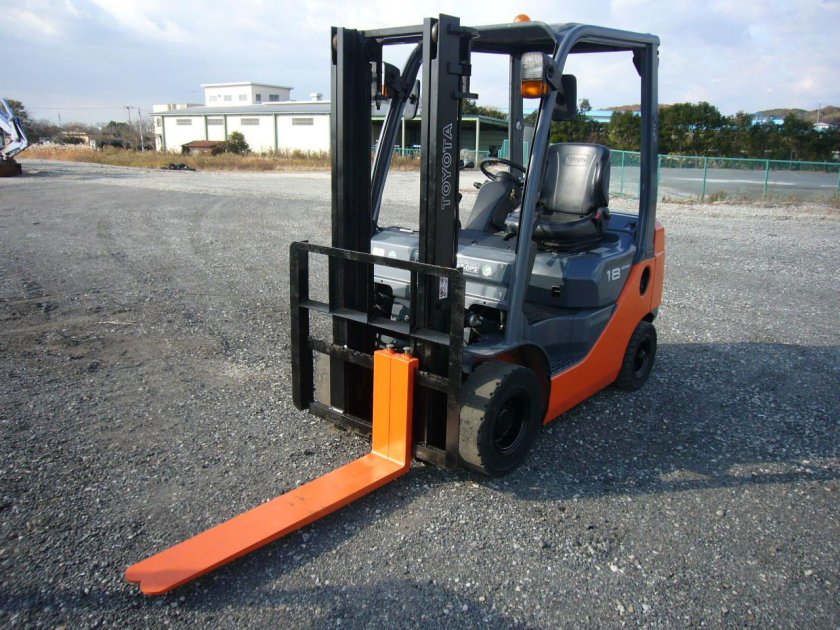 Погрузчик Toyota 32-8 fg18