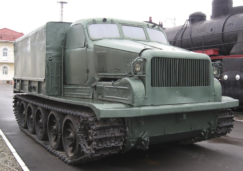 АТТ артиллерийский тягач