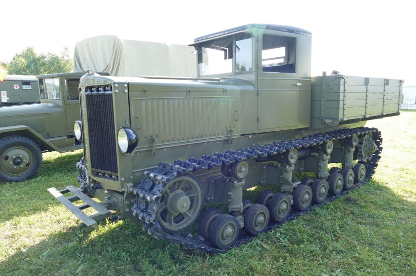 ВОРОШИЛОВЕЦ тяжелый артиллерийский тягач
