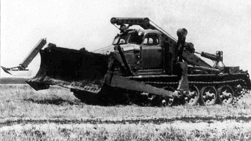 Тяжелый артиллерийский тягач бат 560