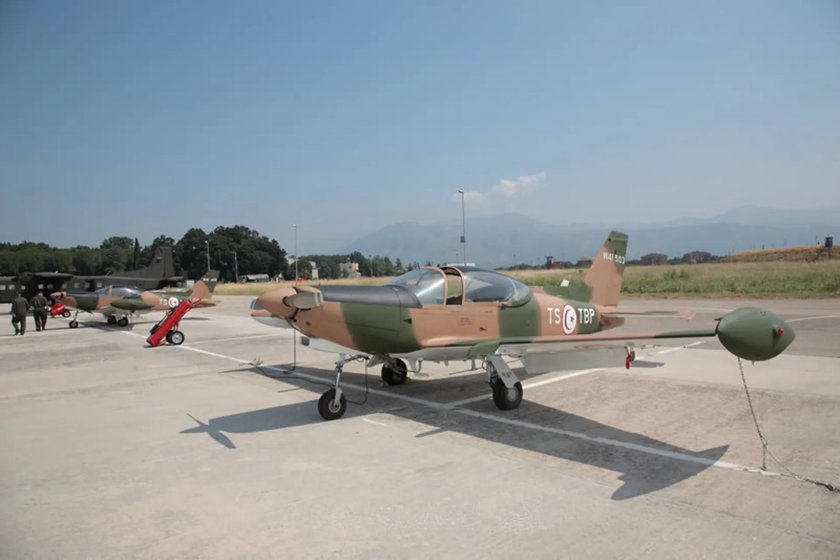 Самолёт Marchetti sf260