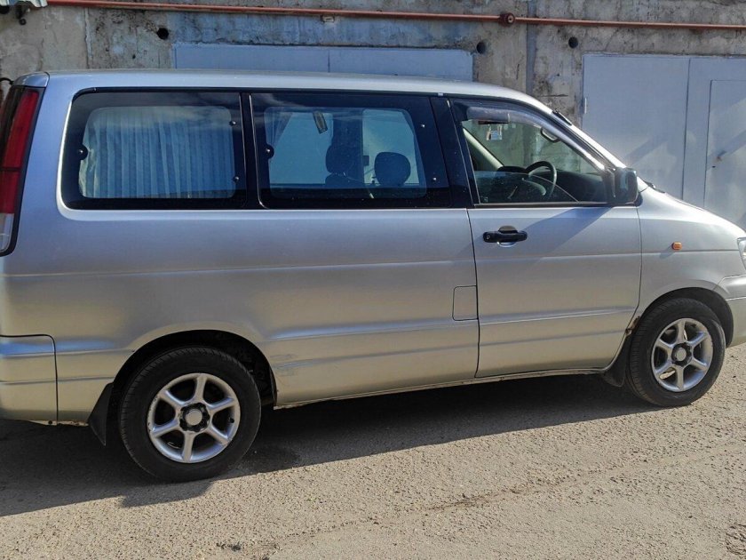 Toyota town ace noah 1998