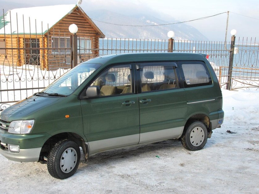 Toyota town ace noah 1997