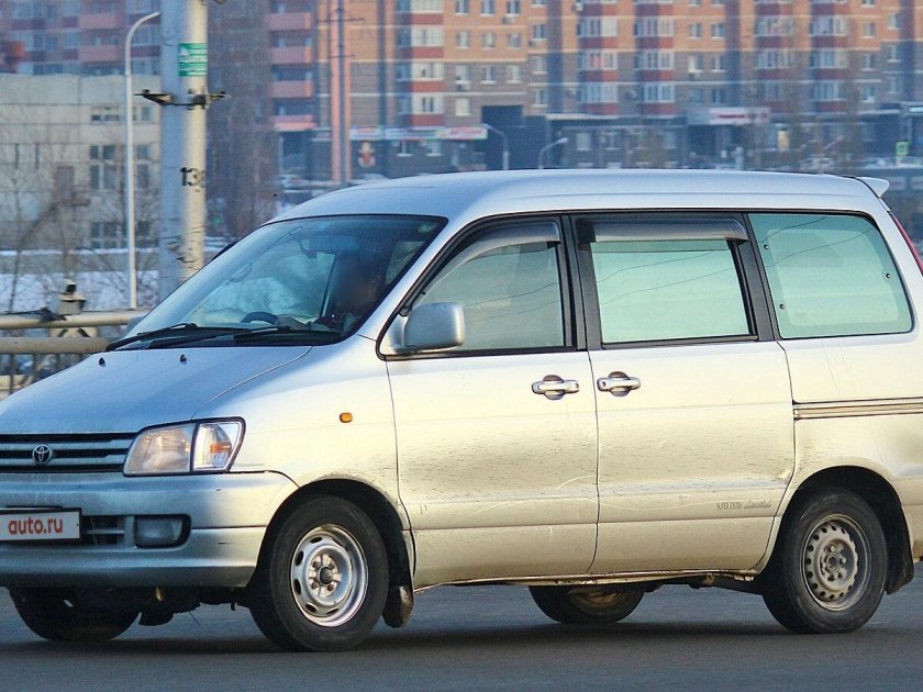 Тойота Town Ace Noah