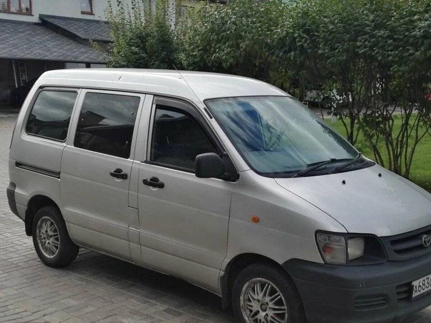 Toyota Town Ace Noah 2001
